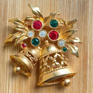 Avon Christmas Bells brooch pin goldtone with red green clear rhinestones 2 in